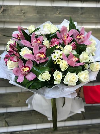 Букет цветов из: Розы и Хризантемы в Тацинской