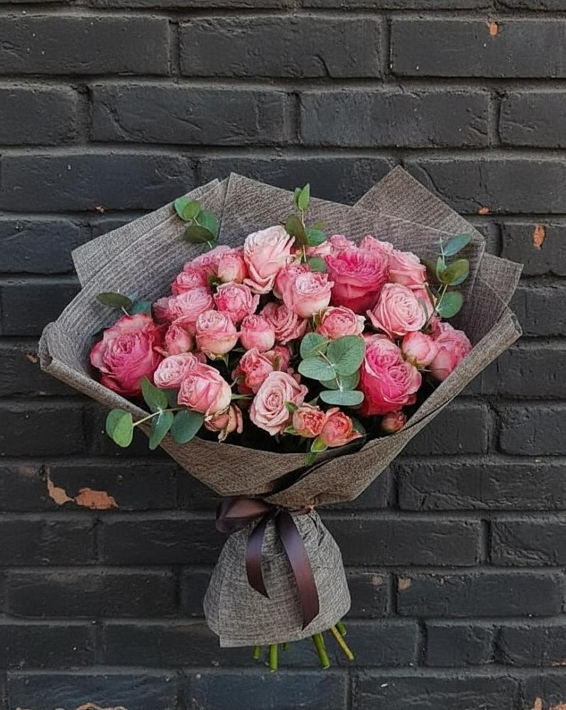 Букет розы в пальмах в Тацинской Букет цветов из: Розы в Тацинской