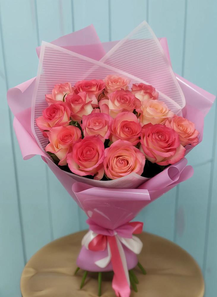 Букет 15 Розовых роз Равель в Тацинской