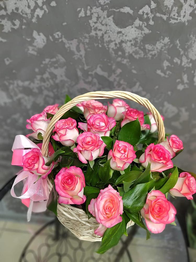 Цветочная композиция из Розы в корзине в Тацинской