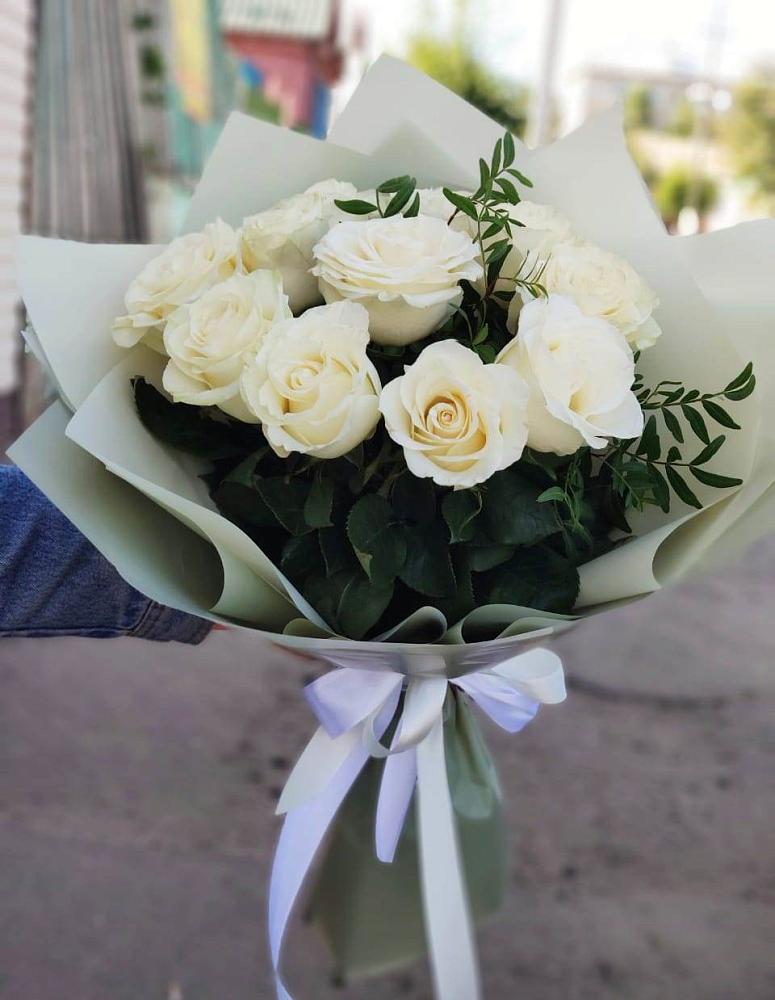 Белые розы Проуд в Тацинской Букет Белые розы Проуд в Тацинской