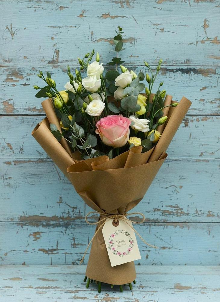 Букет цветов из: Розы и Лизиантусы в Тацинской