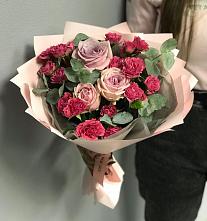 Букет цветов из:  Гвоздики и Розы в Тацинской