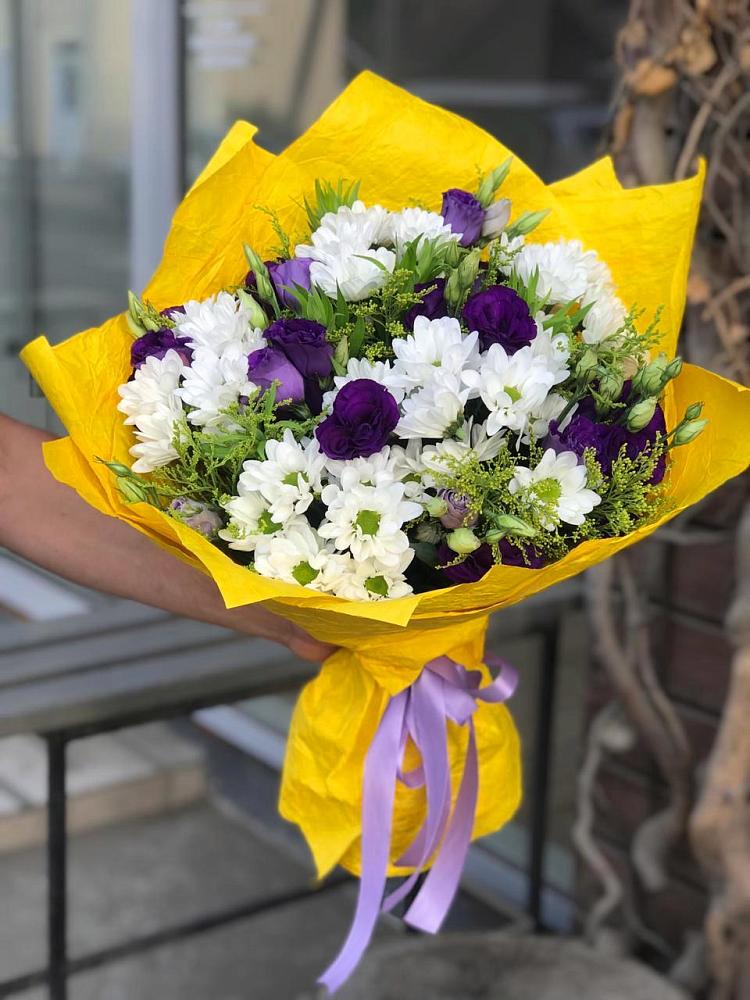 Букет облака в Тацинской Букет цветов из: Ирисы, Хризантемы и Ромашки в Тацинской