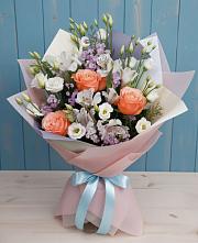 Букет цветов из:  Лизиантусы, Розы, Альстромерии и Гипсофила в Тацинской