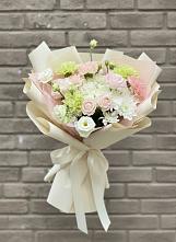 Букет цветов из:  Гвоздики, Розы, Лизиантусы и Хризантемы в Тацинской