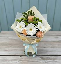 Букет герберы и розы в Тацинской Букет цветов из:  Герберы, Розы и Хризантемы в Тацинской