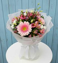 Букет прохладный бриз в Тацинской Букет цветов из:  Герберы, Альстромерии и Лизиантусы в Тацинской