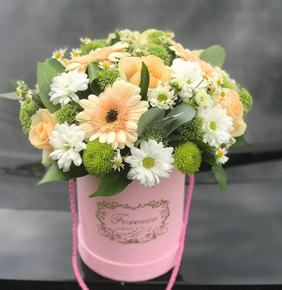 Композиция маленькая прелесть в Тацинской Цветочная композиция из Розы, Герберы и Хризантемы в шляпной коробке в Тацинской