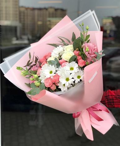 Букет цветов из: Розы, Лизиантусы и Хризантемы в Тацинской