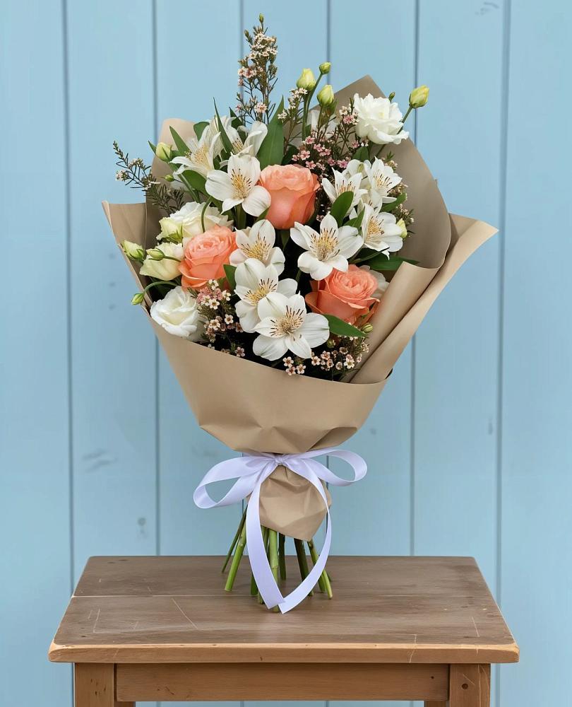 Букет яркий комплимент в Тацинской Букет цветов из: Альстромерии, Лизиантусы, Розы и Хризантемы в Тацинской