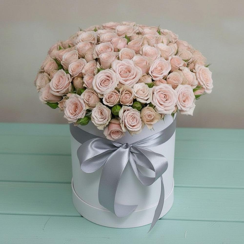 Композиция утонченная красота в Тацинской Цветочная композиция из Розы в шляпной коробке в Тацинской